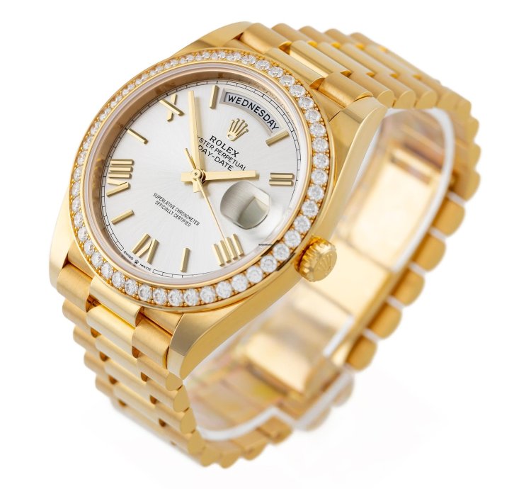 Rolex Day-date 40 Yellow Gold 18k Diamond Bezel Silver Roman Dial Ref 228348rbr Full Set Unworn