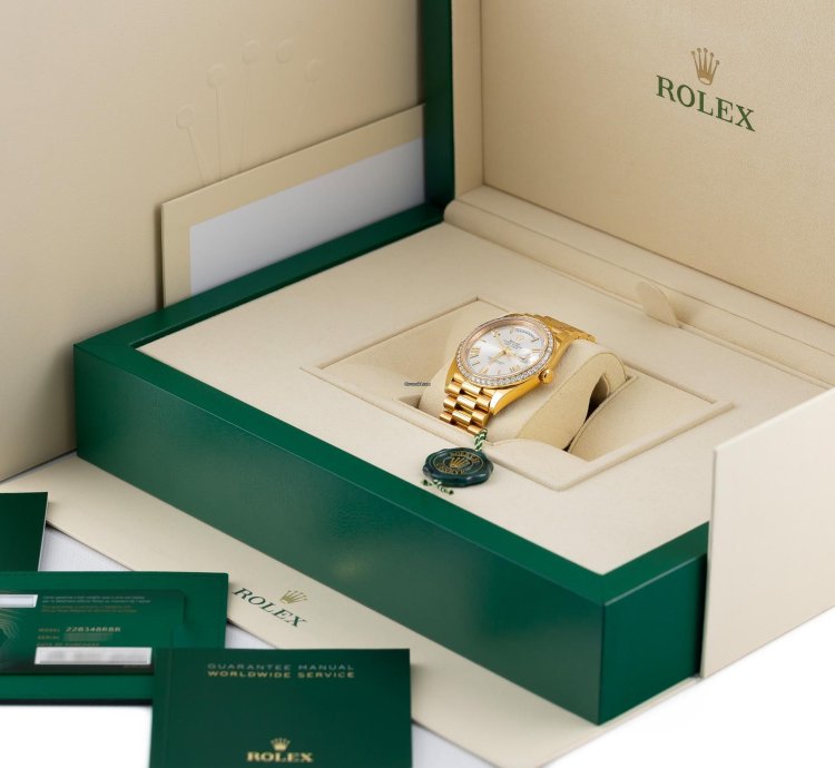 Rolex Day-date 40 Yellow Gold 18k Diamond Bezel Silver Roman Dial Ref 228348rbr Full Set Unworn