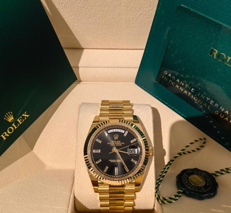 Rolex Day-date 40 Yellow Gold Black Baguette Dial