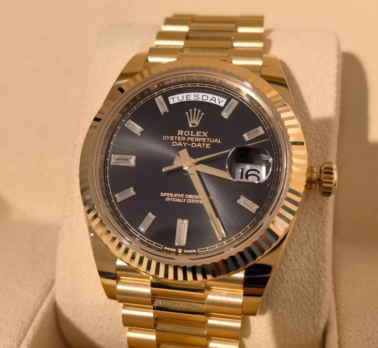 Rolex Day-date 40 Yellow Gold Black Baguette Dial