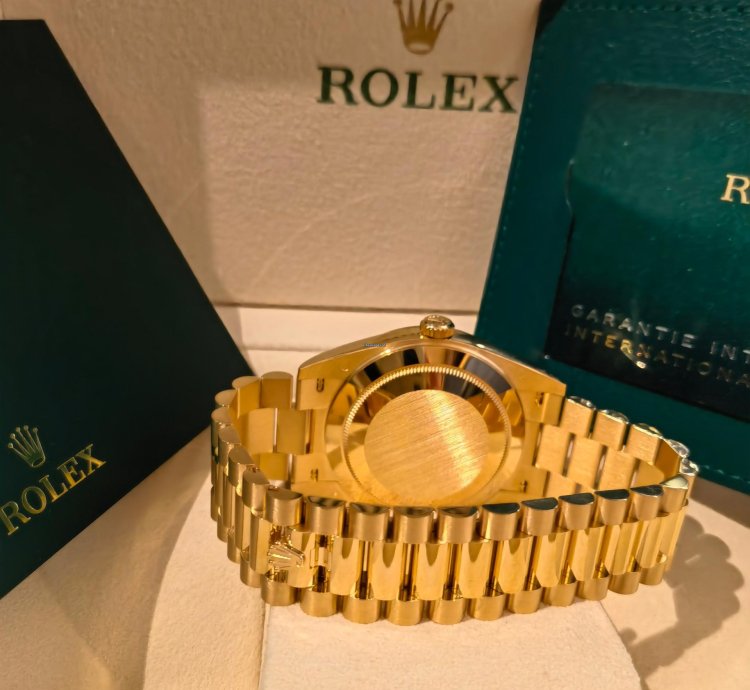 Rolex Day-date 40 Yellow Gold Black Baguette Dial