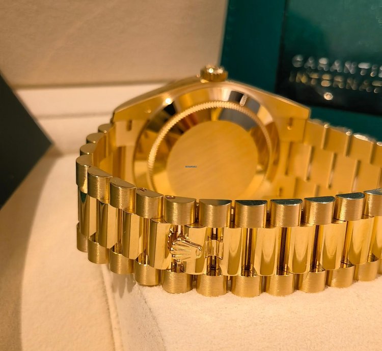 Rolex Day-date 40 Yellow Gold Black Baguette Dial