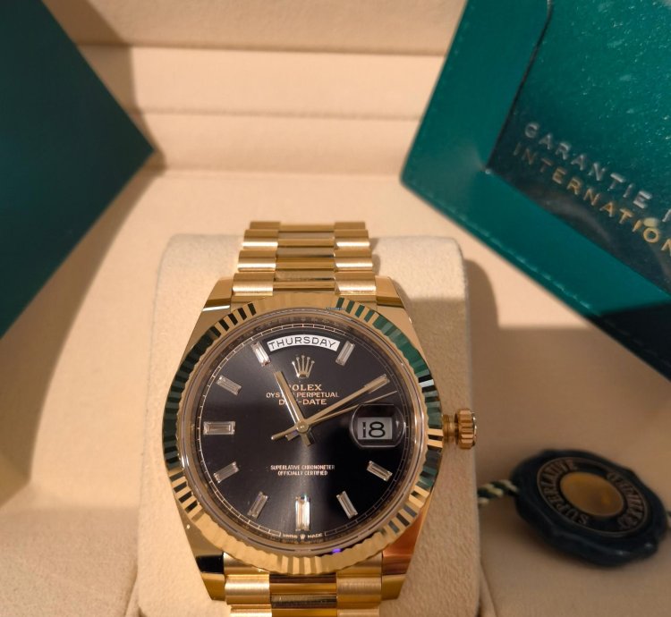 Rolex Day-date 40 Yellow Gold Black Baguette Dial