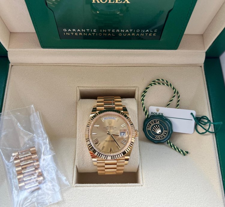 Rolex Day-date 40 Yellow Gold Champagne Dial Box And Papers