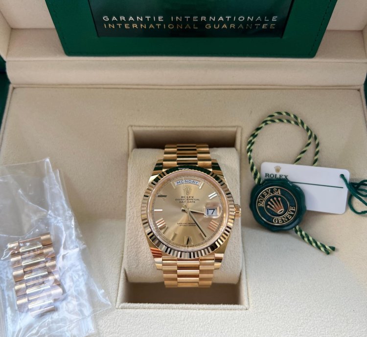 Rolex Day-date 40 Yellow Gold Champagne Dial Box And Papers