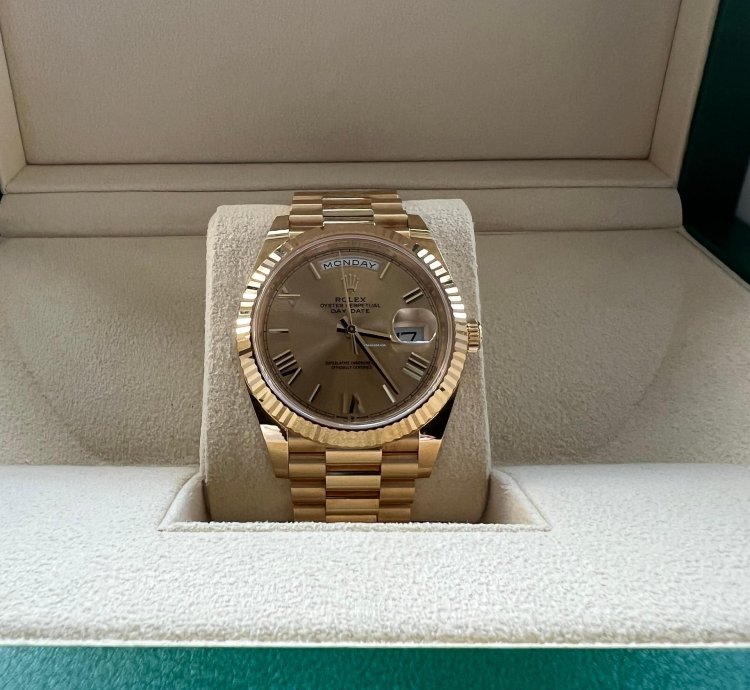 Rolex Day-date 40 Yellow Gold Champagne Dial Box And Papers