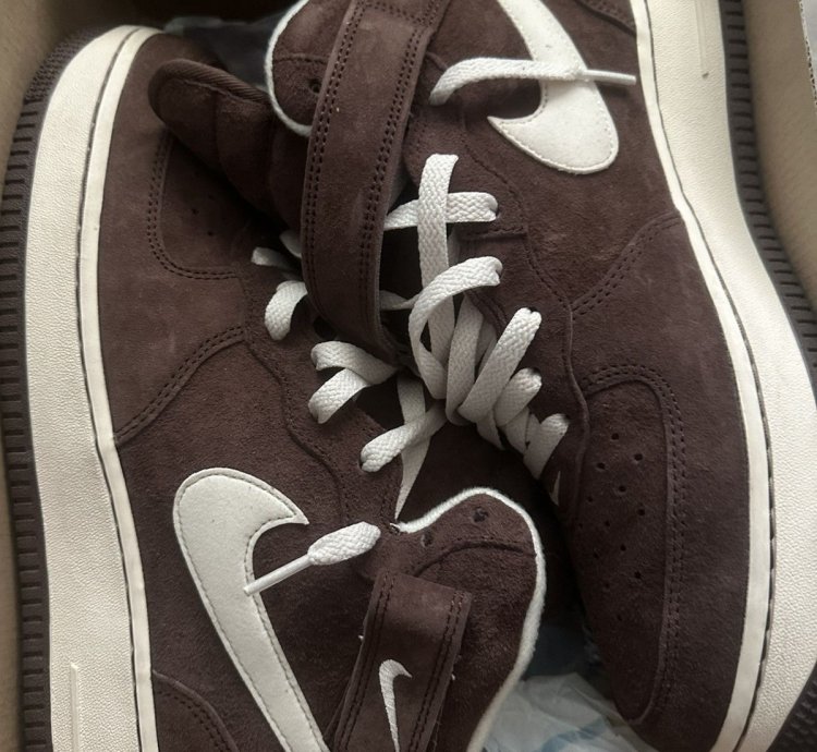 2022 Air Force 1 Mid Chocolate