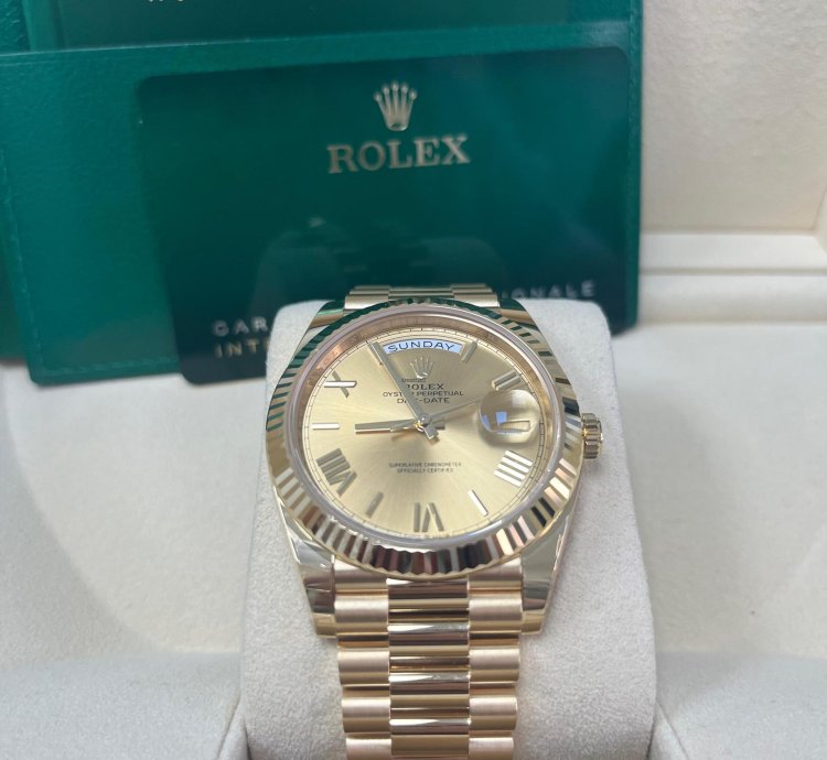 Rolex Day-date 40 Yellow Gold Champagne Roman Dial Fluted Bezel 228238