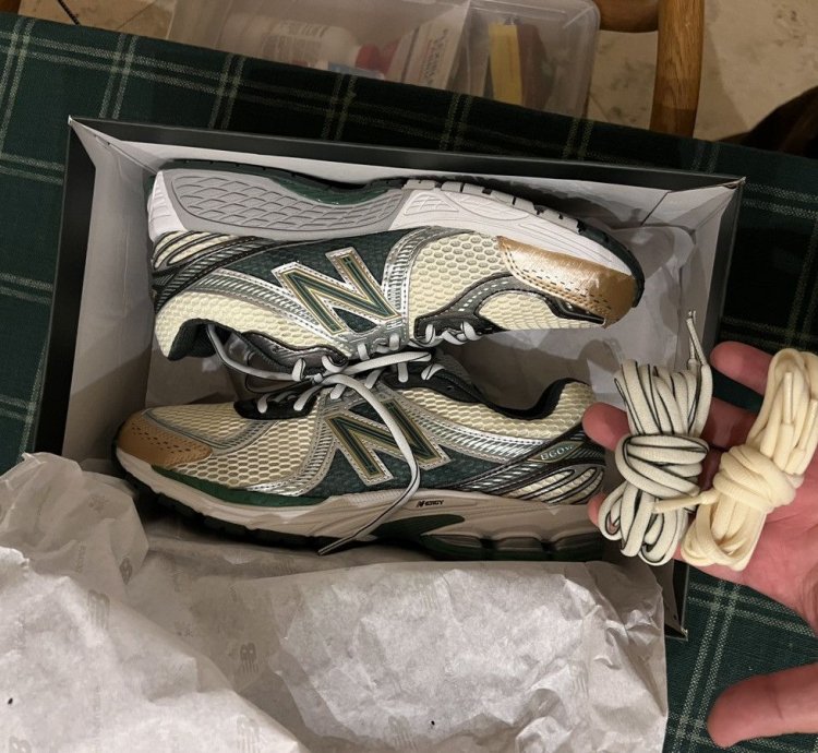 Aime Leon Adore New Balance 860v2