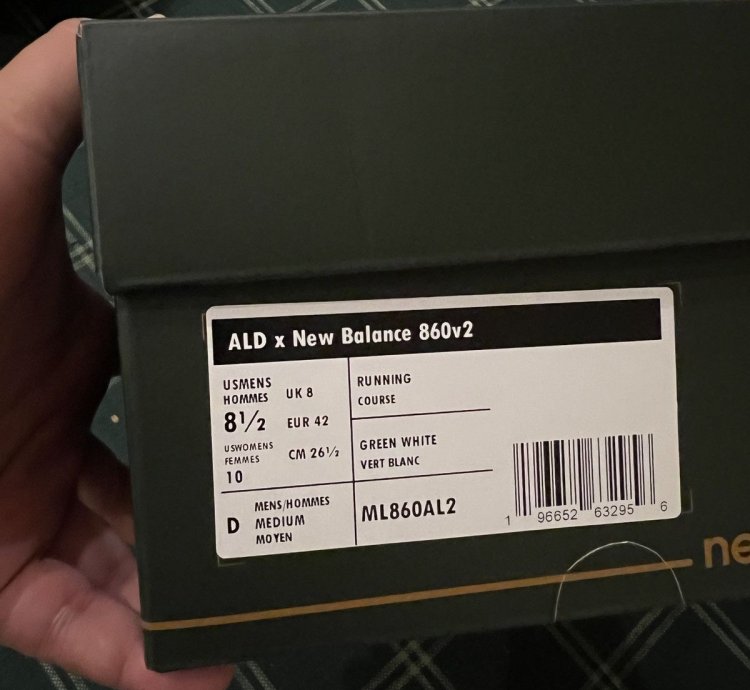 Aime Leon Adore New Balance 860v2
