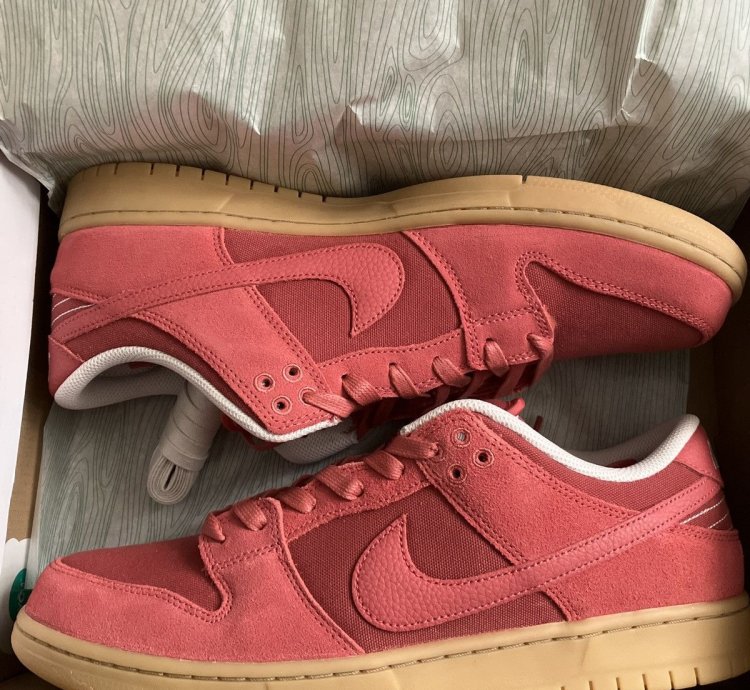 Nike Sb Dunk Low Adobe