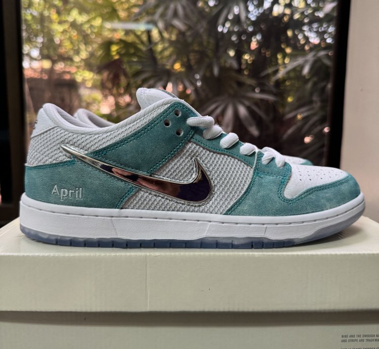 Nike Sb Dunk Low April Skateboards Size 9 5