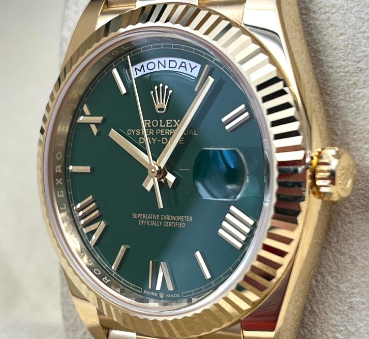 Rolex Day-date 40 Yellow Gold Day-date 40 Green Roman Dial 228238 Unworn 2024