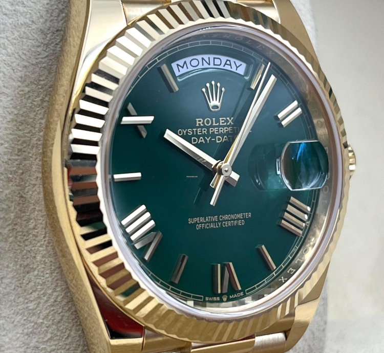 Rolex Day-date 40 Yellow Gold Day-date 40 Green Roman Dial 228238 Unworn 2024