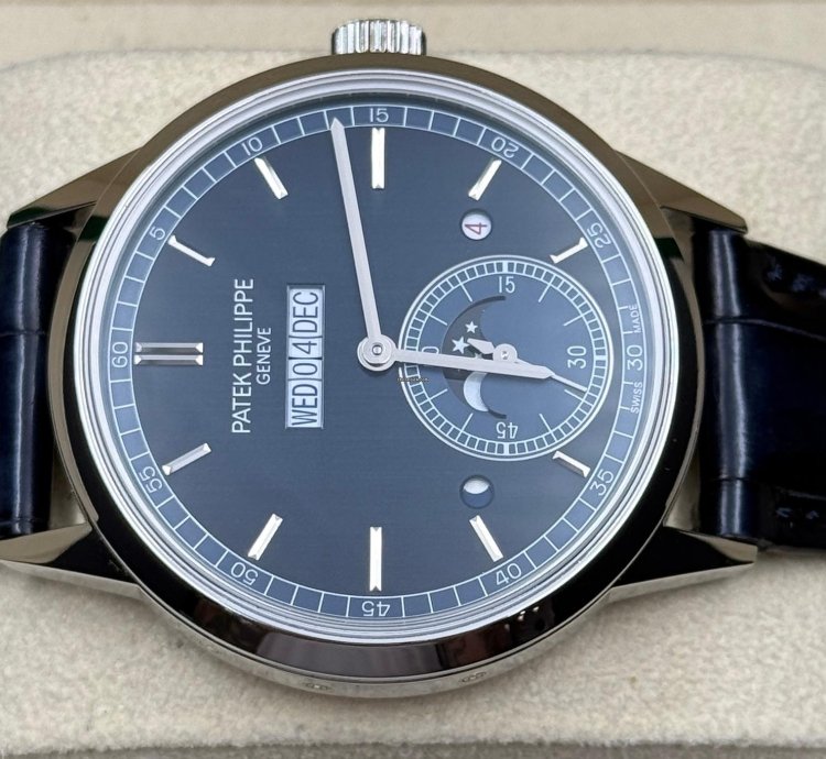 Patek Philippe Perpetual Calendar 5236p-001