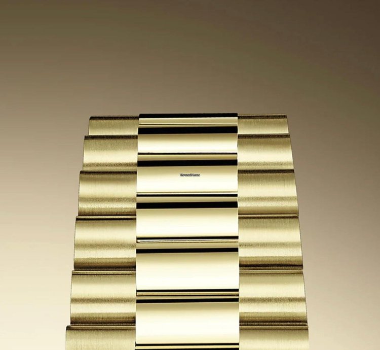 Rolex Day-date 40 Yellow Gold Day-date 40 Watch - Diamond Bezel - Green Roman Dial 228348rbr