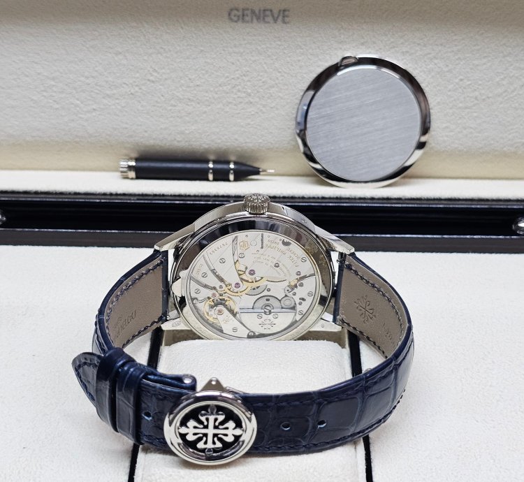 Patek Philippe Perpetual Calendar 5236p-001 With Papers And Box Full Set Like New