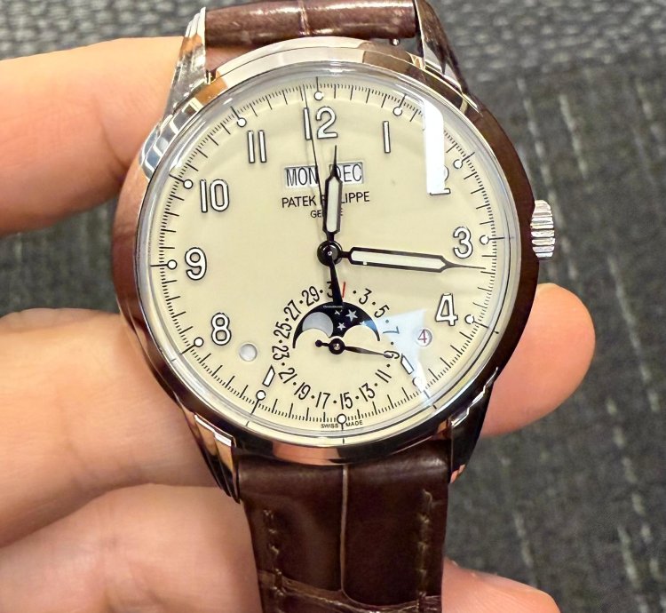 Patek Philippe Perpetual Calendar 5320g