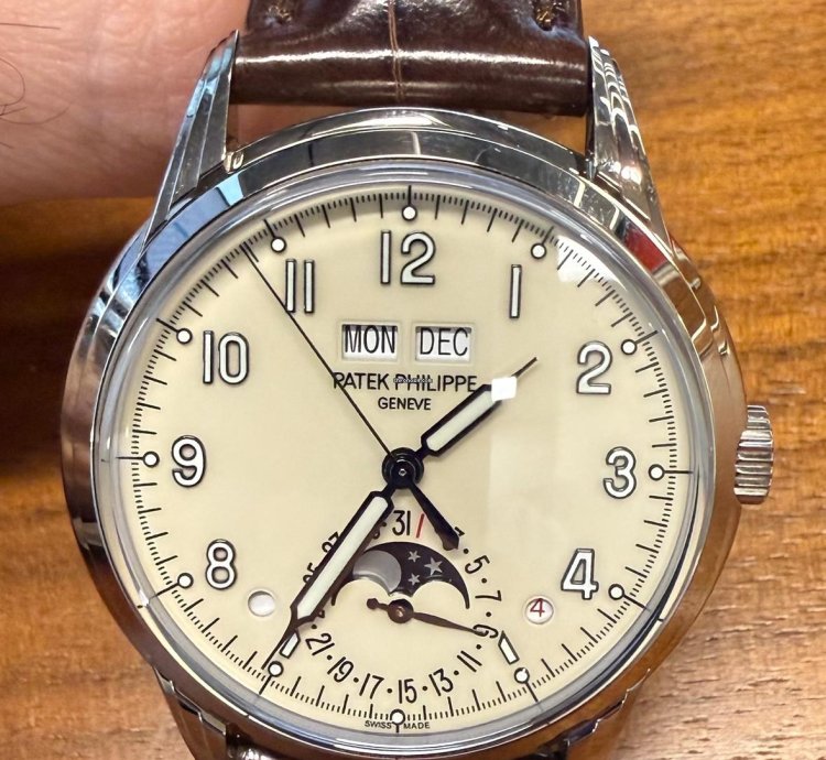 Patek Philippe Perpetual Calendar 5320g