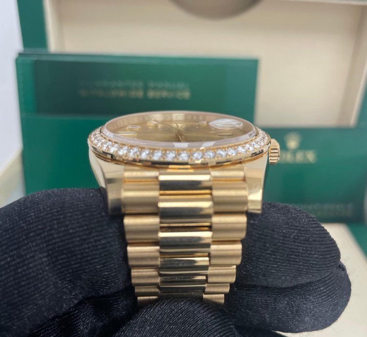 Rolex Day-date 40 Yellow Gold Day-date 40 Watch-yellow Gold Bezel-champagne Baguette Diamond Dial 228348rbr