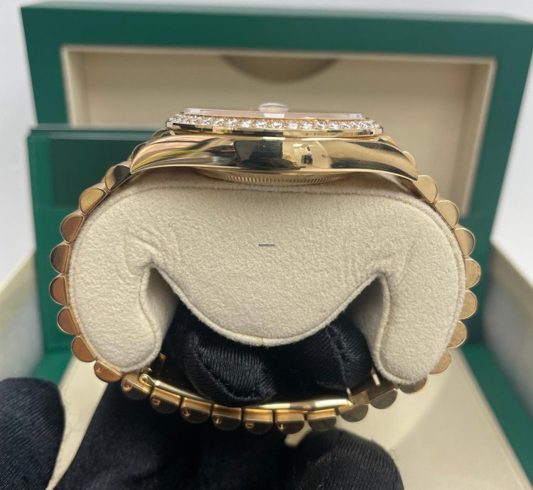 Rolex Day-date 40 Yellow Gold Day-date 40 Watch-yellow Gold Bezel-champagne Baguette Diamond Dial 228348rbr