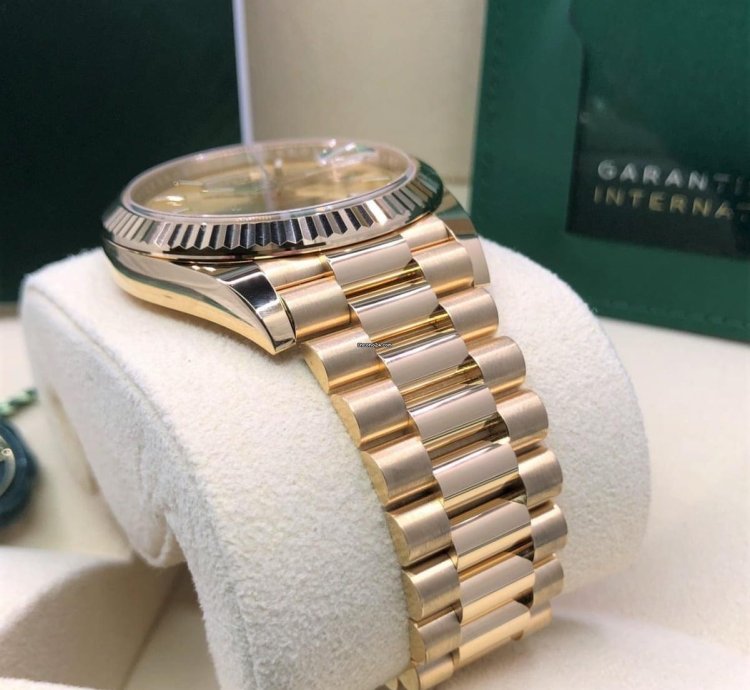 Rolex Day-date 40 Yellow Gold Day-date 40mm Champagne Stick Dial 228238 2023