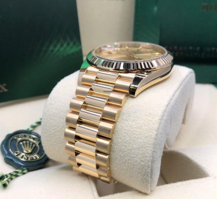 Rolex Day-date 40 Yellow Gold Day-date 40mm Champagne Stick Dial 228238 2023