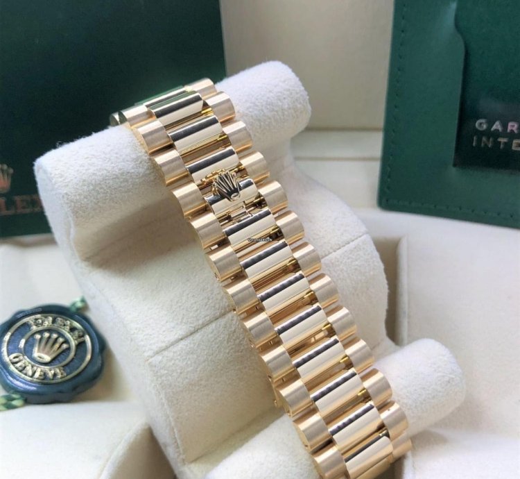 Rolex Day-date 40 Yellow Gold Day-date 40mm Champagne Stick Dial 228238 2023