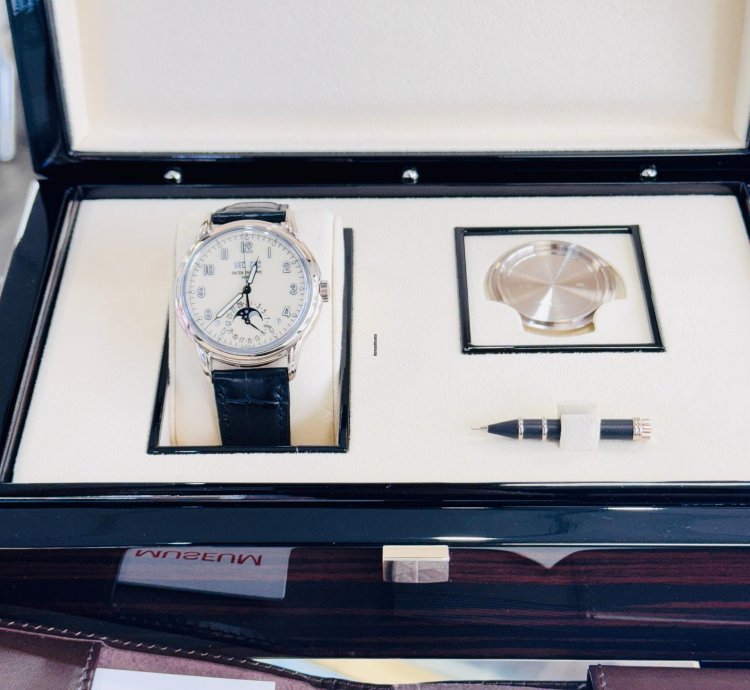 Patek Philippe Perpetual Calendar 5320g-001 Grand Complications White Gold Lacquered Dial