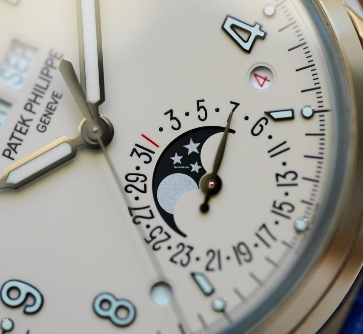 Patek Philippe Perpetual Calendar 5320g-001 White Gold
