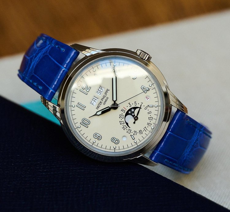 Patek Philippe Perpetual Calendar 5320g-001 White Gold
