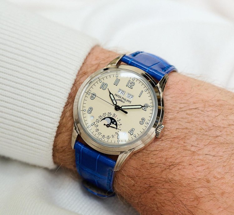 Patek Philippe Perpetual Calendar 5320g-001 White Gold