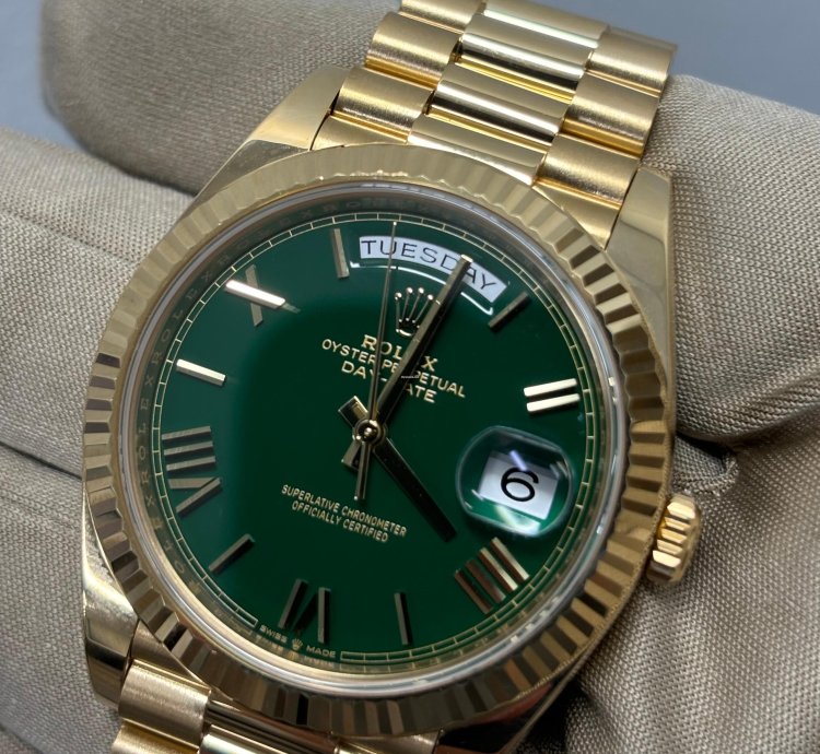 Rolex Day-date 40 Yellow Gold Fluted Green Roman 228238 New 2023