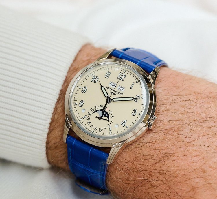 Patek Philippe Perpetual Calendar 5320g-001 White Gold