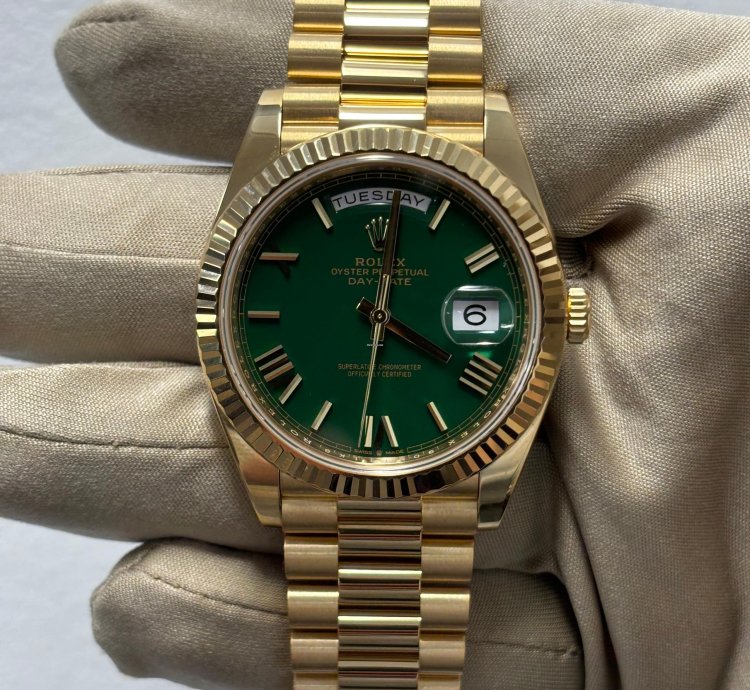 Rolex Day-date 40 Yellow Gold Fluted Green Roman 228238 New 2023