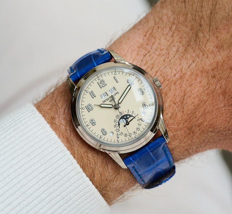 Patek Philippe Perpetual Calendar 5320g-001 White Gold