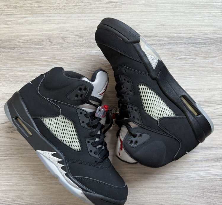 Jordan 5 Retro Metallic