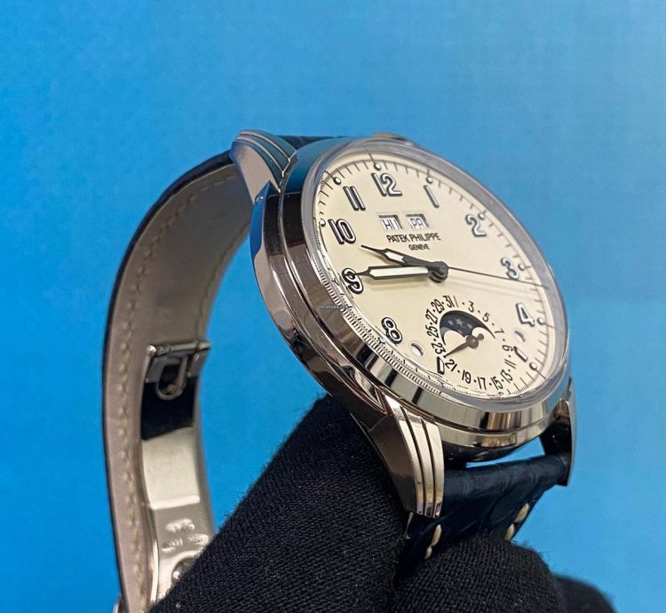 Patek Philippe Perpetual Calendar 5320g-001 White Gold Perpetual Calendar