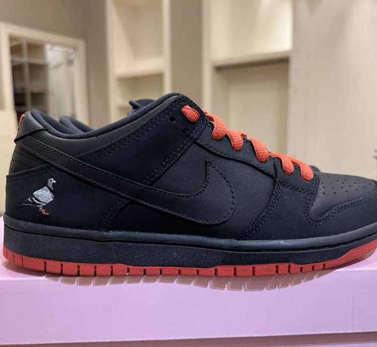 Nike Sb Dunk Low Black Pigeon