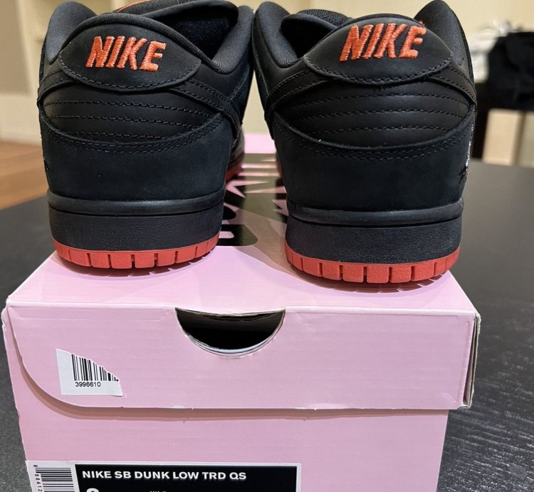 Nike Sb Dunk Low Black Pigeon