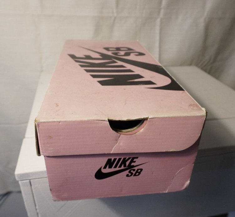 Nike Sb Dunk Low Black Pigeon - Size 9