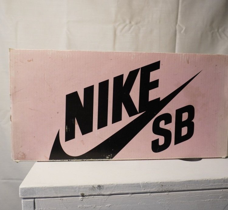 Nike Sb Dunk Low Black Pigeon - Size 9