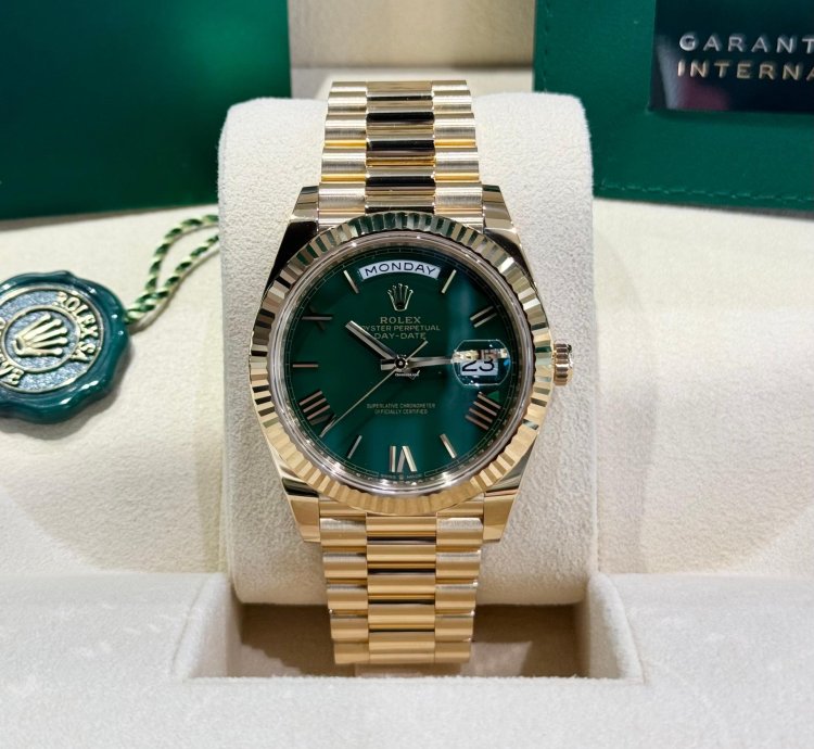 Rolex Day-date 40 Yellow Gold Green Roman Dial