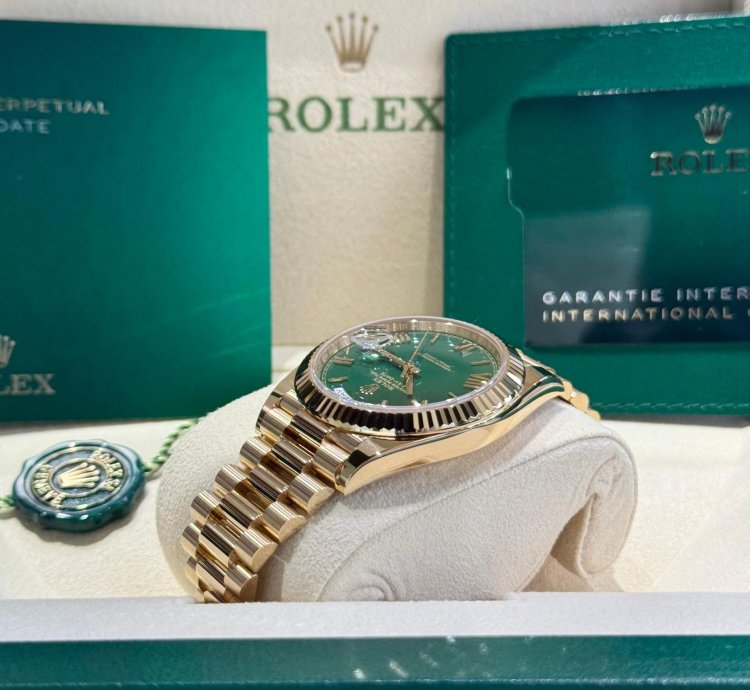 Rolex Day-date 40 Yellow Gold Green Roman Dial