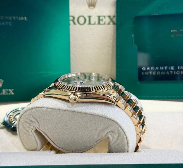 Rolex Day-date 40 Yellow Gold Green Roman Dial