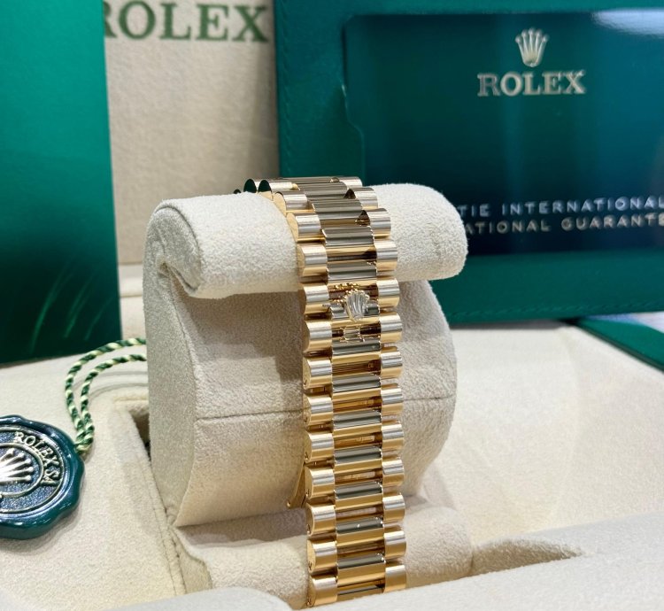 Rolex Day-date 40 Yellow Gold Green Roman Dial