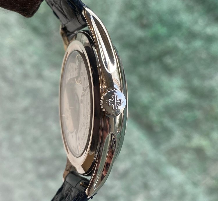 Patek Philippe Perpetual Calendar 5327g-001