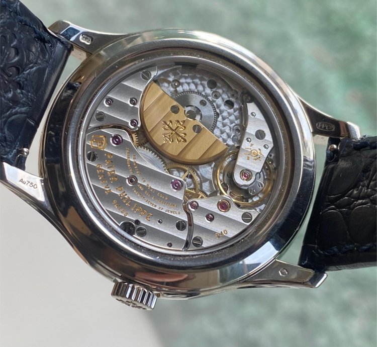 Patek Philippe Perpetual Calendar 5327g-001