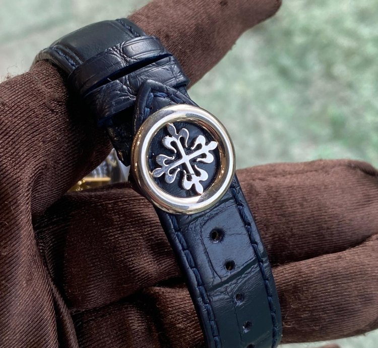 Patek Philippe Perpetual Calendar 5327g-001
