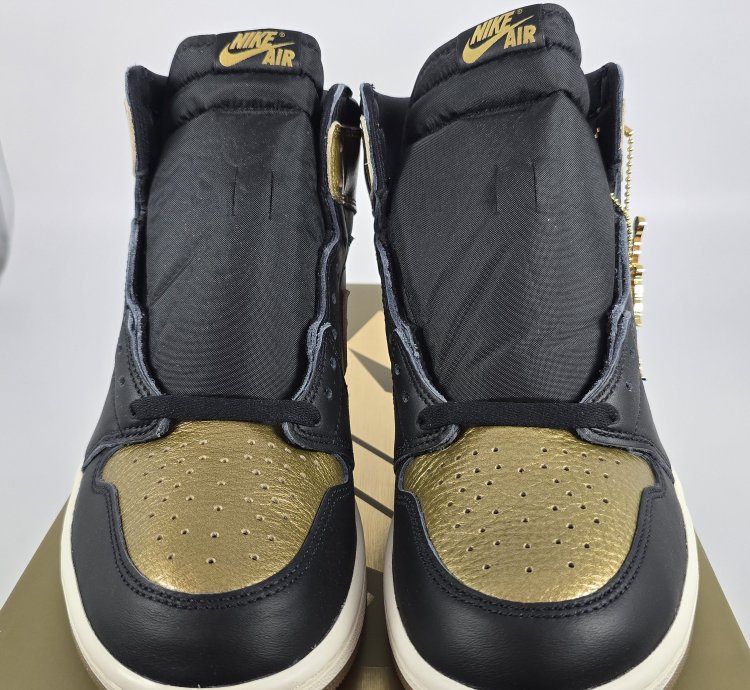 2024 Air Jordan 1 Retro High Og Black Gold